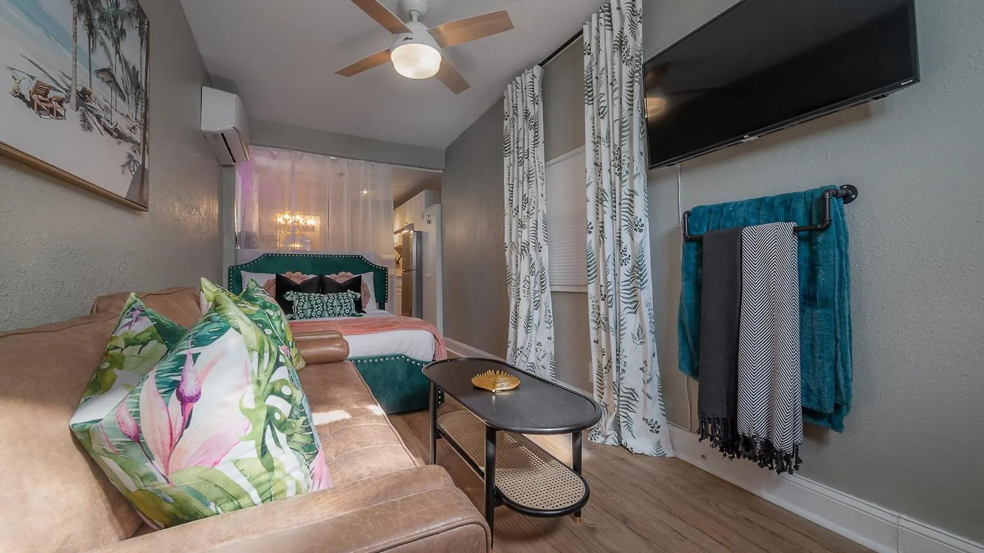 Charming Studio Apartment In West Tampa Perfect For Couples 1576 0*,  USA
