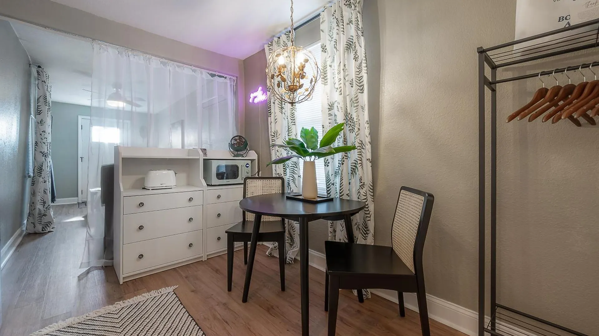 Charming Studio Apartment In West Tampa Perfect For Couples 1576