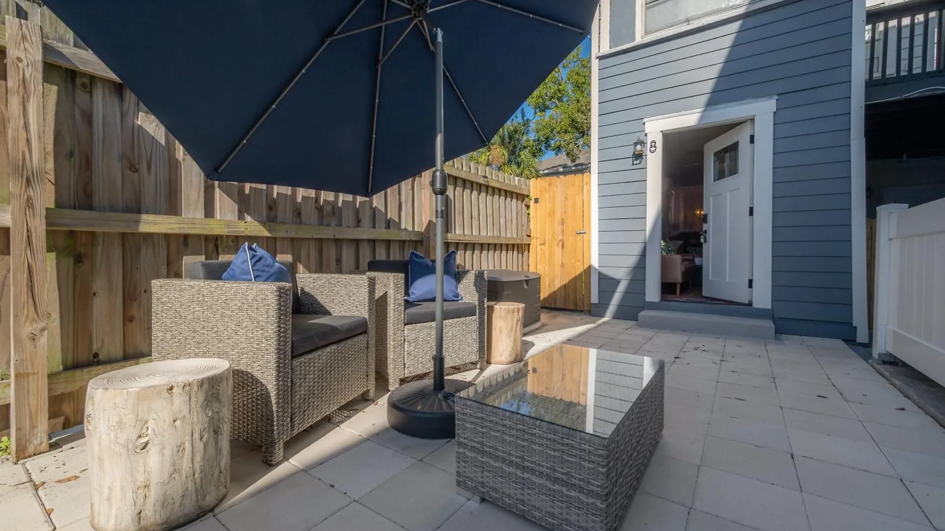 Charming Studio Apartment In West Tampa Perfect For Couples 1576 0*,