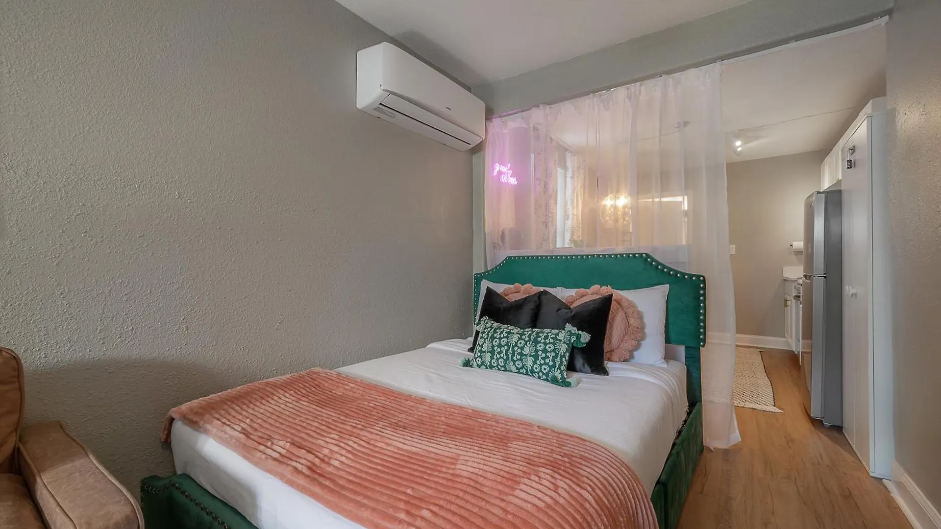 Charming Studio Apartment In West Tampa Perfect For Couples 1576
